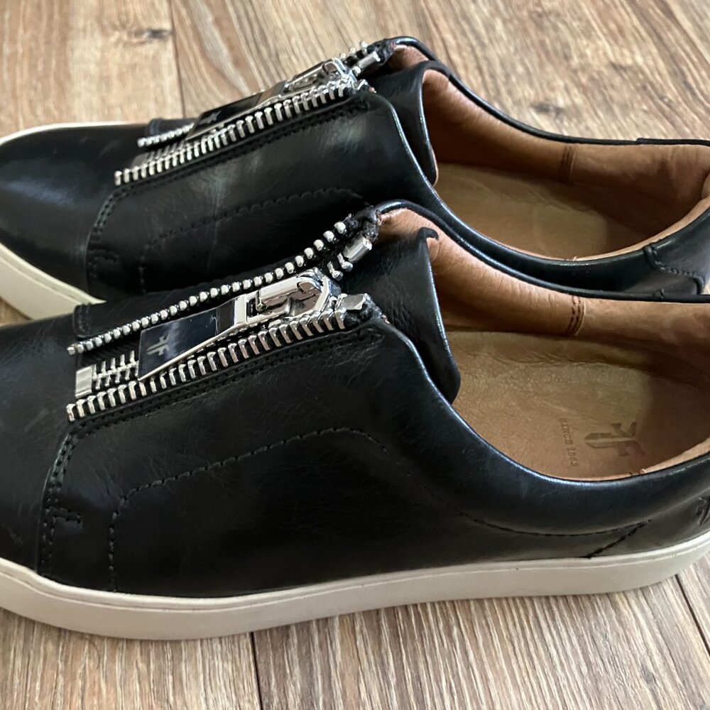 FRYE Lena Zip Low Black Leather Sneakers Sz 5.5M - Picture 3 of 7